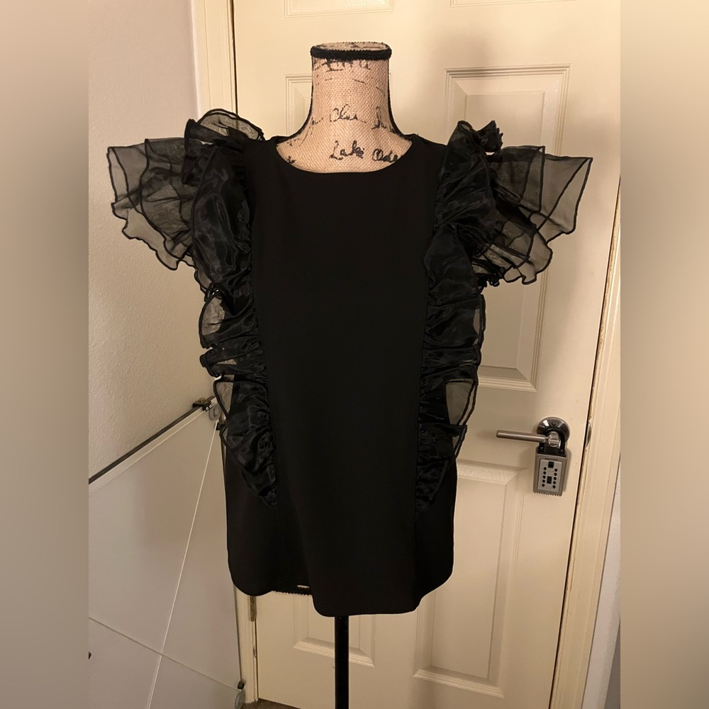 Express bold sculptural ruffle ruffles  shoulder black top large 12